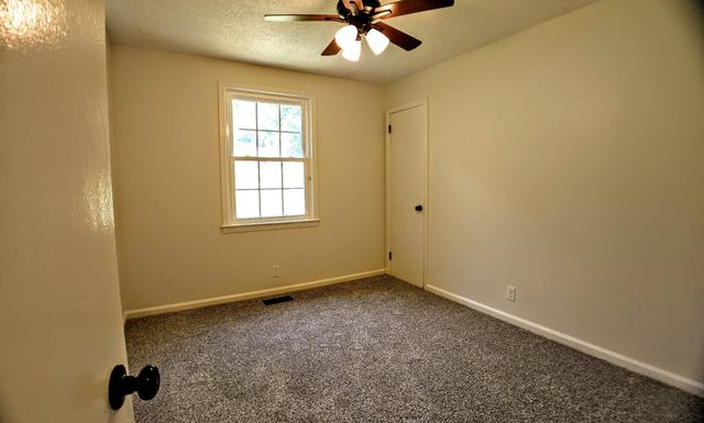 2051 Shelby Dr, Clarksville, TN 37043