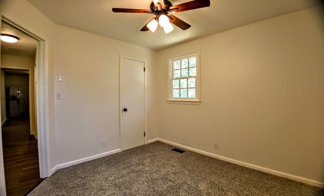 2051 Shelby Dr, Clarksville, TN 37043