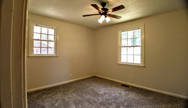 2051 Shelby Dr, Clarksville, TN 37043