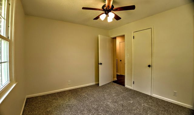 2051 Shelby Dr, Clarksville, TN 37043