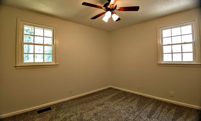 2051 Shelby Dr, Clarksville, TN 37043