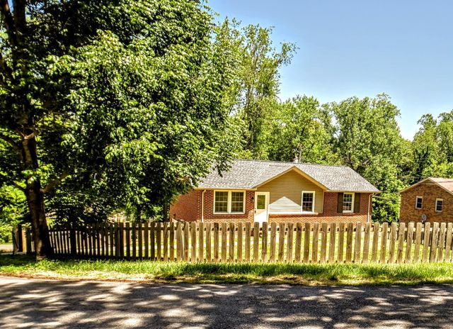 2051 Shelby Dr, Clarksville, TN 37043