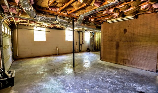 2051 Shelby Dr, Clarksville, TN 37043
