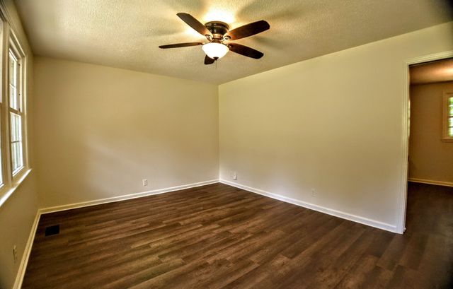 2051 Shelby Dr, Clarksville, TN 37043