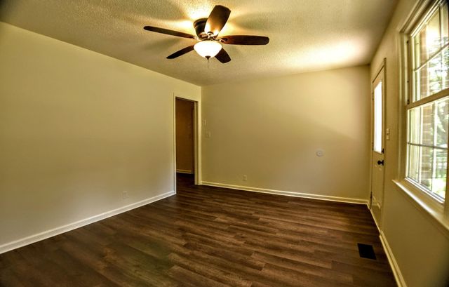 2051 Shelby Dr, Clarksville, TN 37043