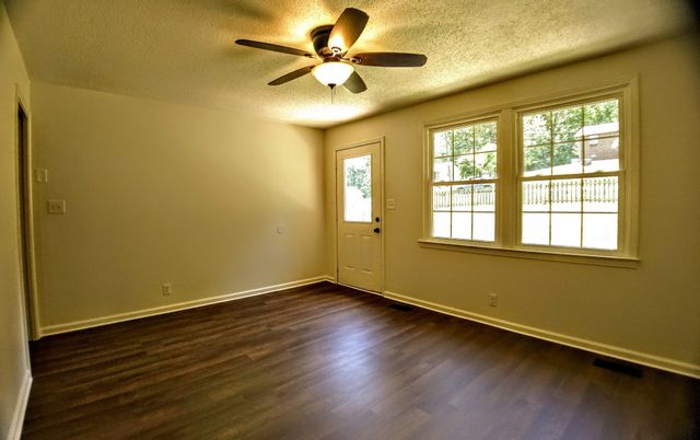2051 Shelby Dr, Clarksville, TN 37043