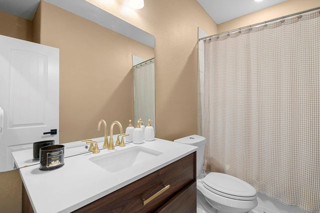 1294 County Road 5100, Cleveland, TX 77327