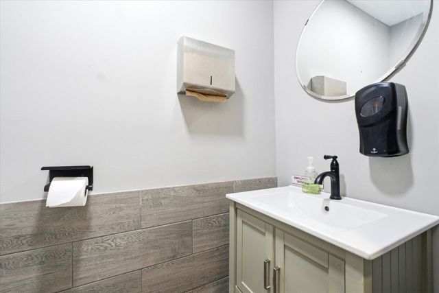 123 Union Square, Milford, NH 03055