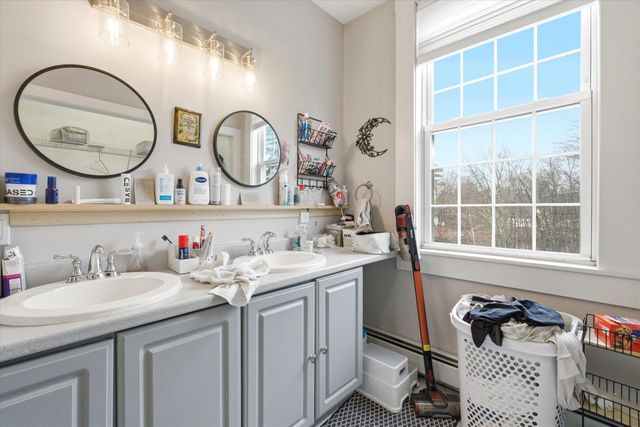 123 Union Square, Milford, NH 03055