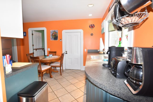 10 Holly St, Watertown, MA 02472