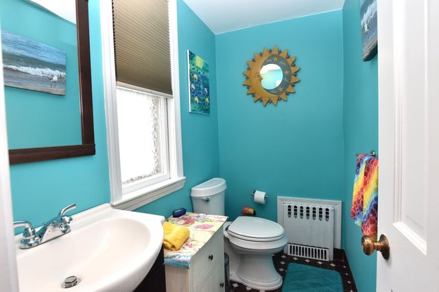 10 Holly St, Watertown, MA 02472