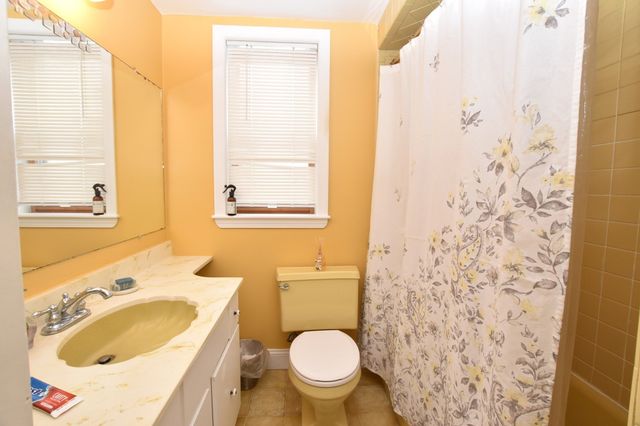 10 Holly St, Watertown, MA 02472