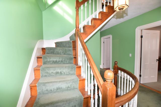 10 Holly St, Watertown, MA 02472