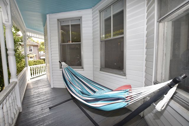 10 Holly St, Watertown, MA 02472