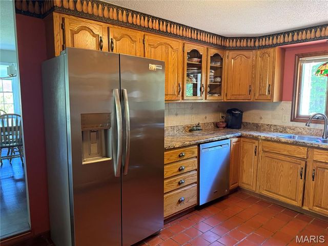 6 Riverpoint Road, Hannibal, MO 63401