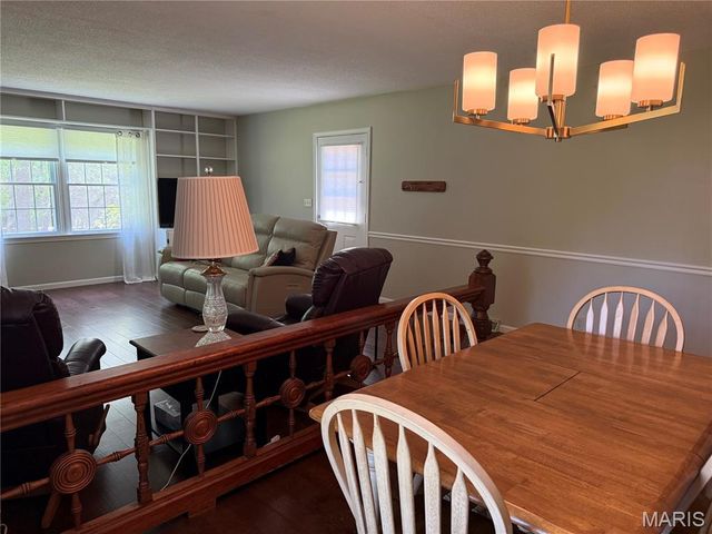 6 Riverpoint Road, Hannibal, MO 63401