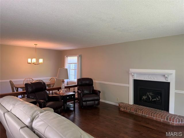 6 Riverpoint Road, Hannibal, MO 63401