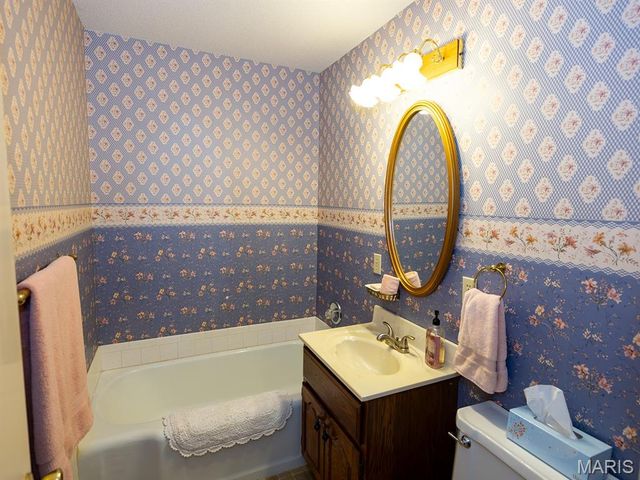 6 Riverpoint Road, Hannibal, MO 63401