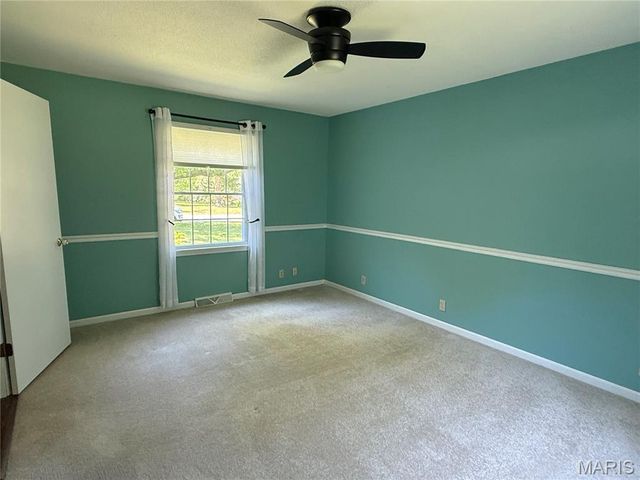 6 Riverpoint Road, Hannibal, MO 63401
