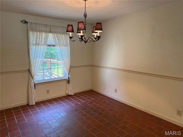 6 Riverpoint Road, Hannibal, MO 63401