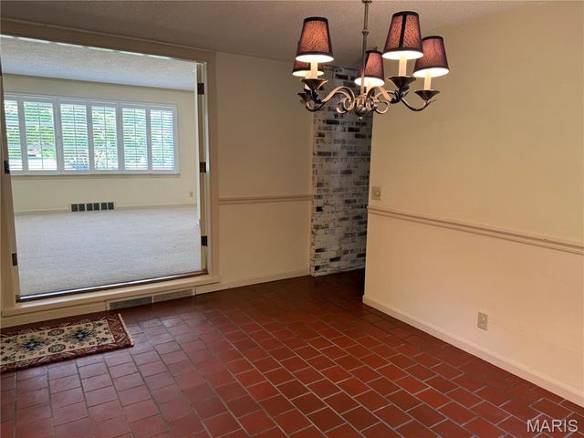 6 Riverpoint Road, Hannibal, MO 63401