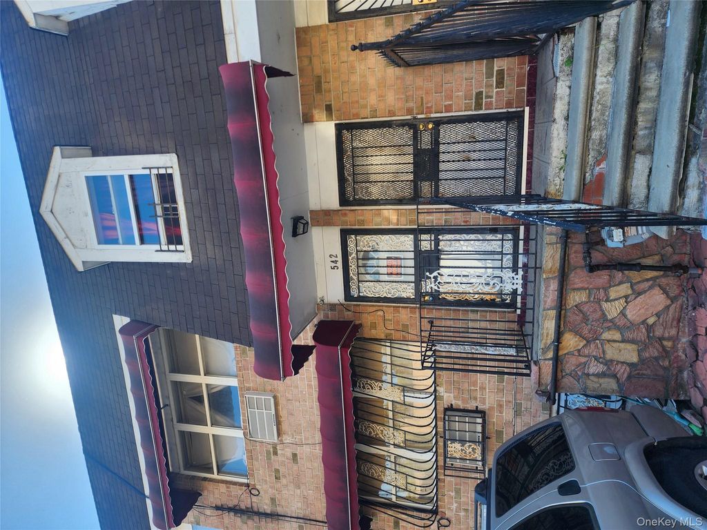 542 Central Avenue, Brooklyn, NY 11221