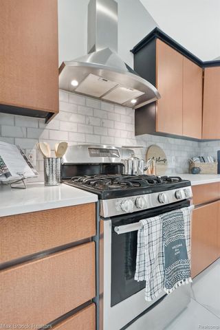 2918 WOODBINE Drive, Waterford Twp, MI 48328