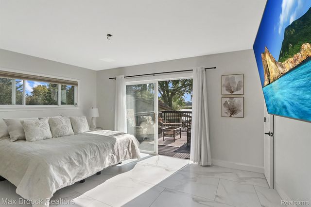 2918 WOODBINE Drive, Waterford Twp, MI 48328