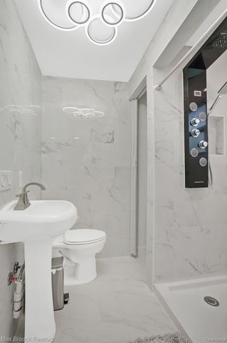 2918 WOODBINE Drive, Waterford Twp, MI 48328