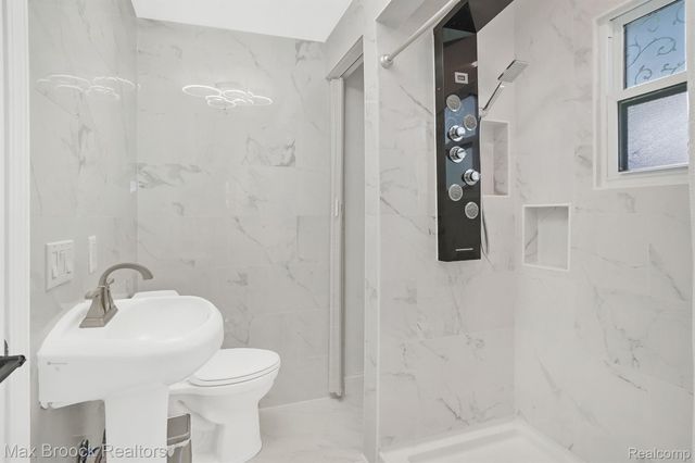 2918 WOODBINE Drive, Waterford Twp, MI 48328