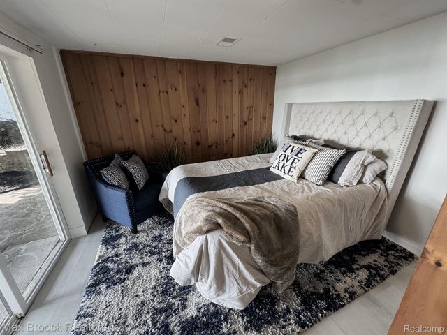 2918 WOODBINE Drive, Waterford Twp, MI 48328