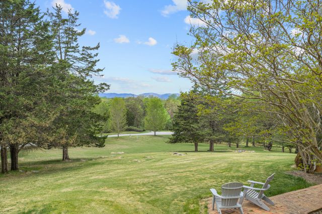 344 Stonelea DR, Troutville, VA 24175