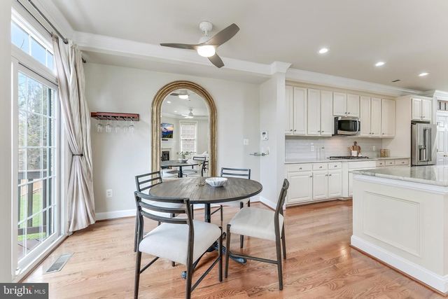 113 HERNDON MILL CIR, Herndon, VA 20170