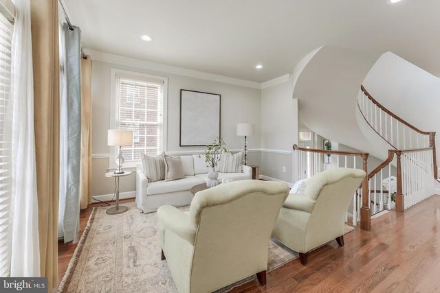 113 HERNDON MILL CIR, Herndon, VA 20170