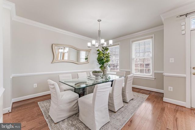 113 HERNDON MILL CIR, Herndon, VA 20170