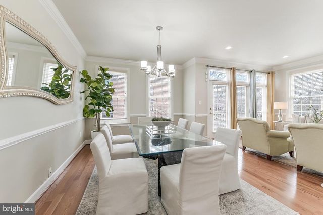 113 HERNDON MILL CIR, Herndon, VA 20170