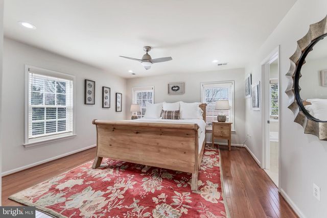 113 HERNDON MILL CIR, Herndon, VA 20170