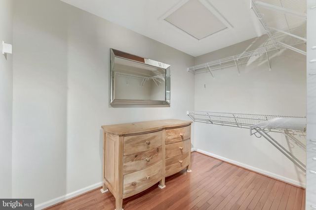 113 HERNDON MILL CIR, Herndon, VA 20170