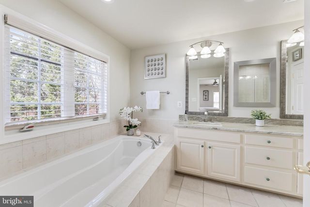 113 HERNDON MILL CIR, Herndon, VA 20170