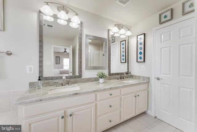 113 HERNDON MILL CIR, Herndon, VA 20170