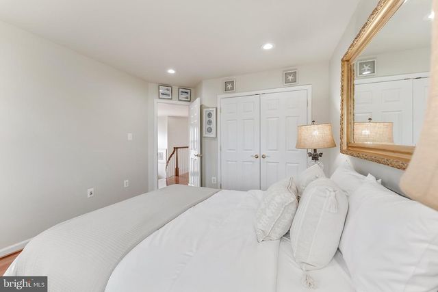 113 HERNDON MILL CIR, Herndon, VA 20170