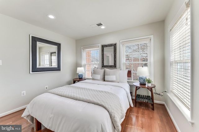 113 HERNDON MILL CIR, Herndon, VA 20170