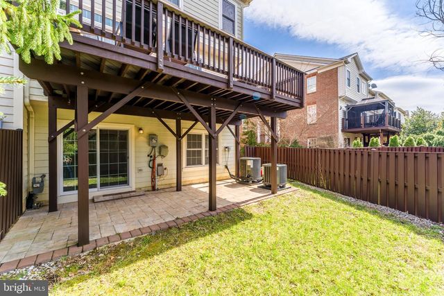 113 HERNDON MILL CIR, Herndon, VA 20170