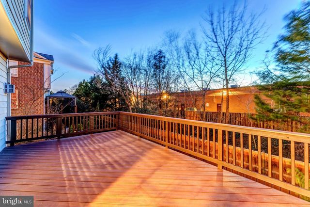 113 HERNDON MILL CIR, Herndon, VA 20170