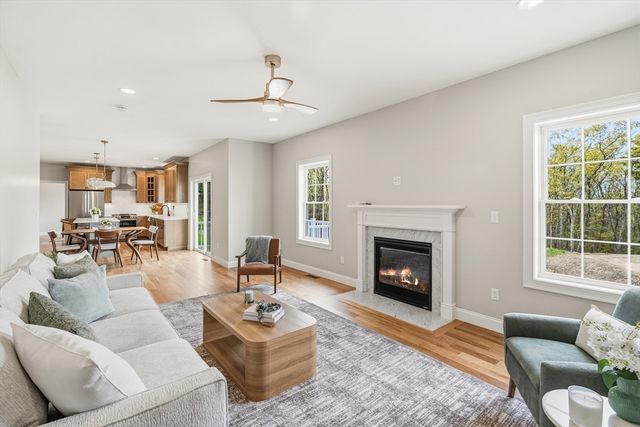 52 Daniel Rd, Derry, NH 03038
