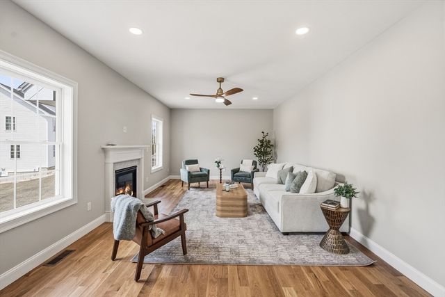 52 Daniel Rd, Derry, NH 03038