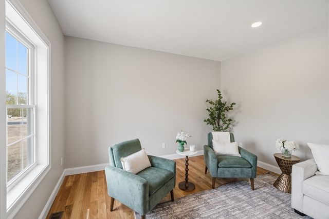 52 Daniel Rd, Derry, NH 03038