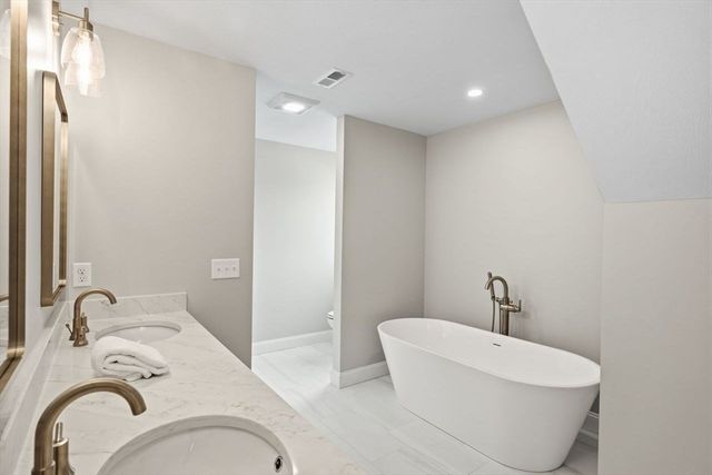 52 Daniel Rd, Derry, NH 03038
