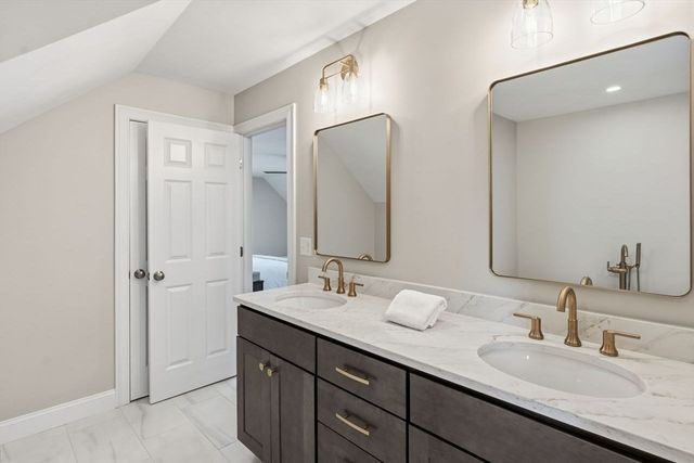 52 Daniel Rd, Derry, NH 03038