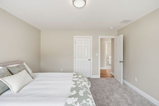 52 Daniel Rd, Derry, NH 03038